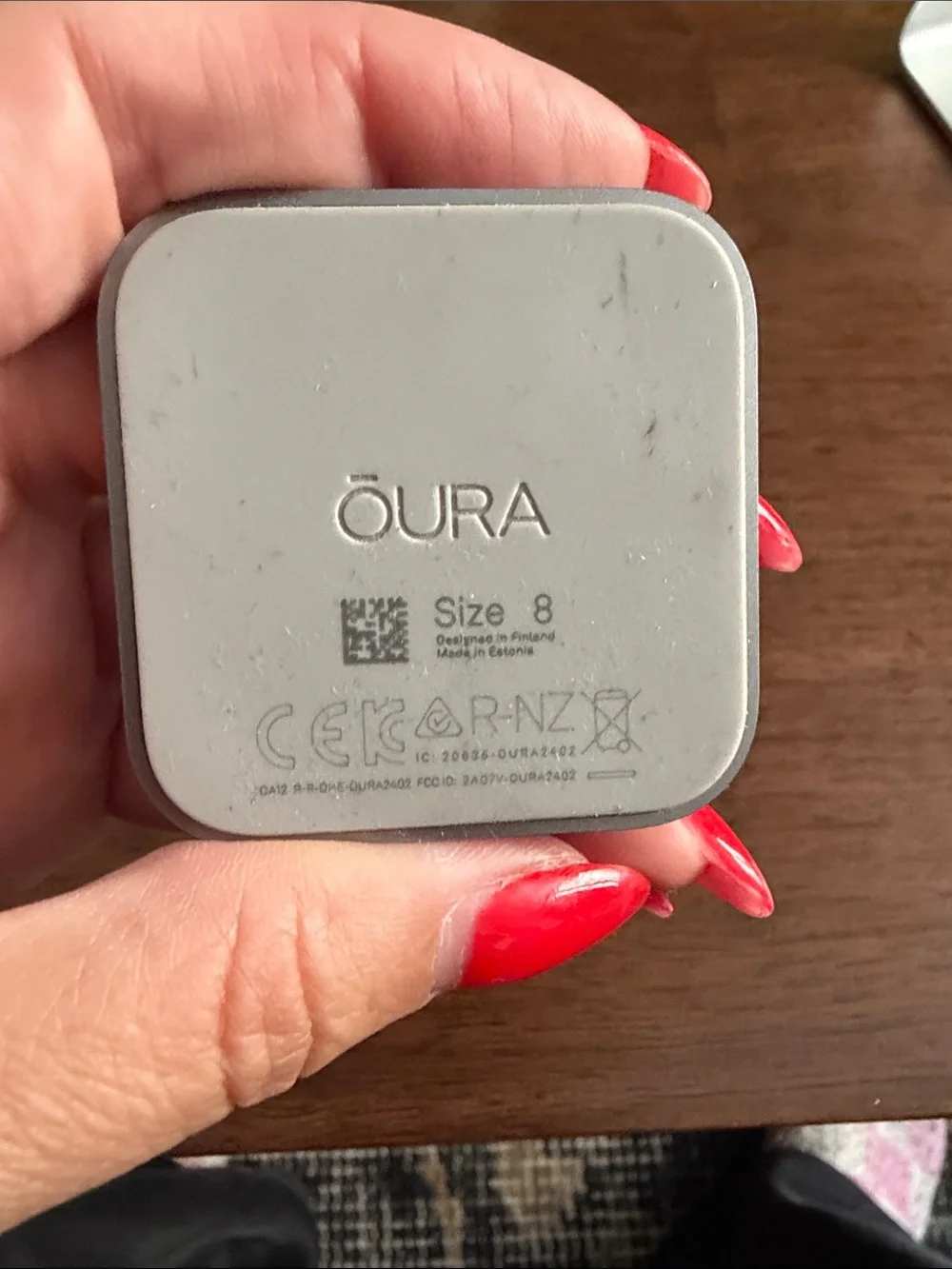 Oura Silver Magnetic Charger Pack with White Dock